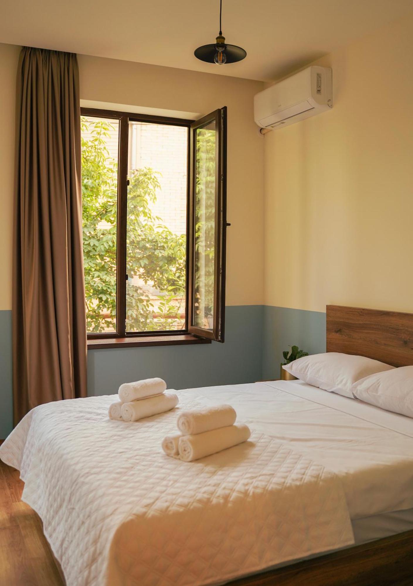 Dro Hotel Kutaisi Exteriör bild