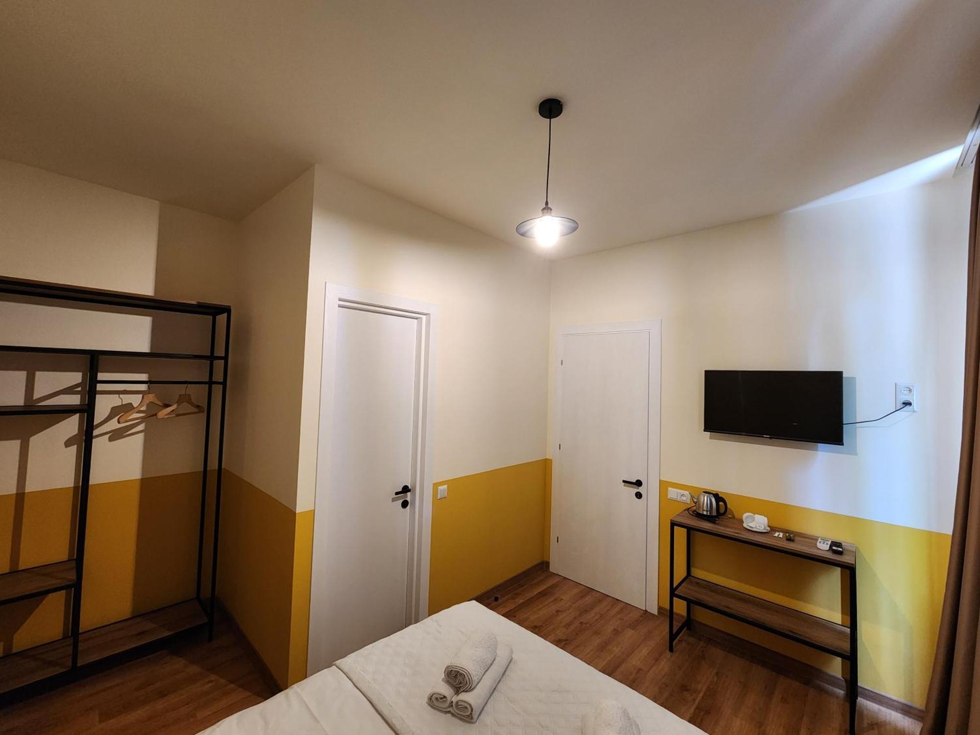 Dro Hotel Kutaisi Exteriör bild